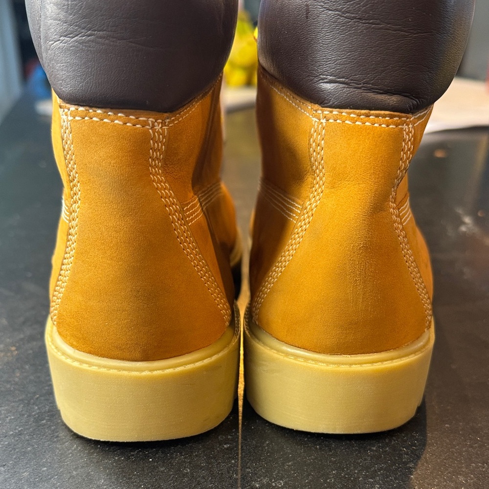 Timberland Wheat Nubuck Lace-Up Boots – Classic Work Boots - Picture 5 of 13